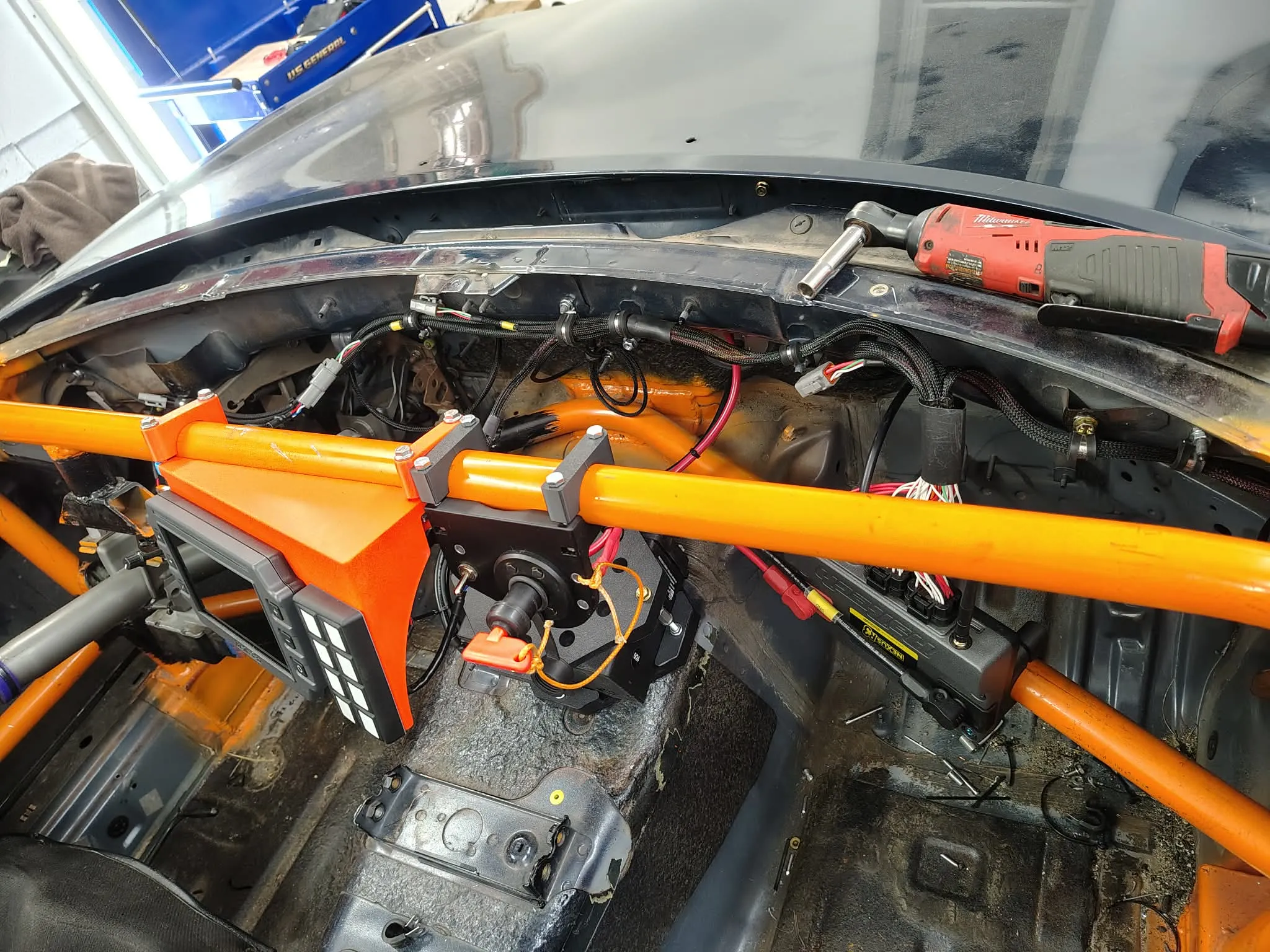 Dash, CAN keypad, and Haltech R3 installed