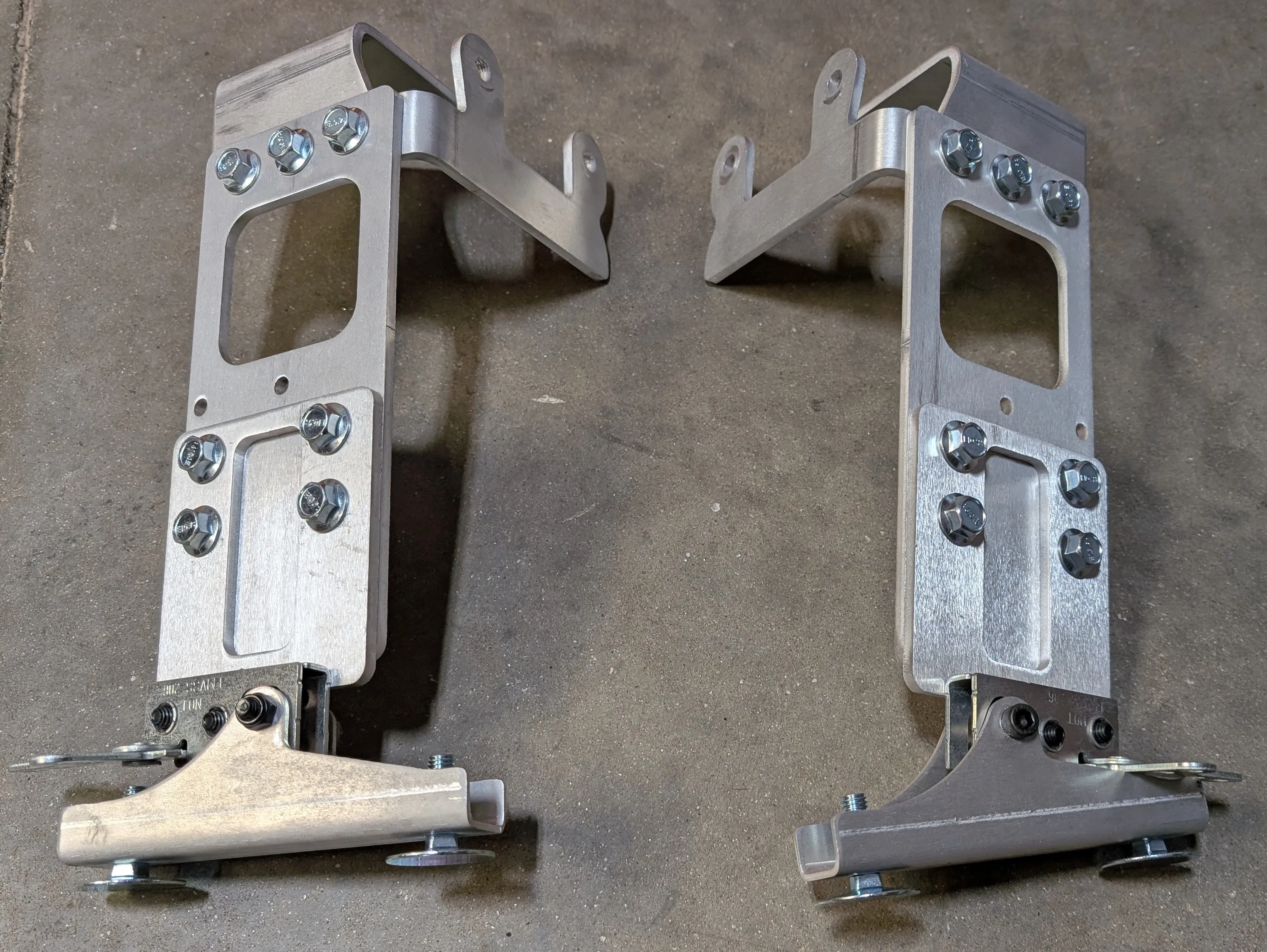 Pair of NC/RX8 quick release splitter mount brackets